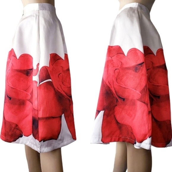 Color Block Floral Red & Off White Faille Skirt by Banana USA - Picture 4 of 8